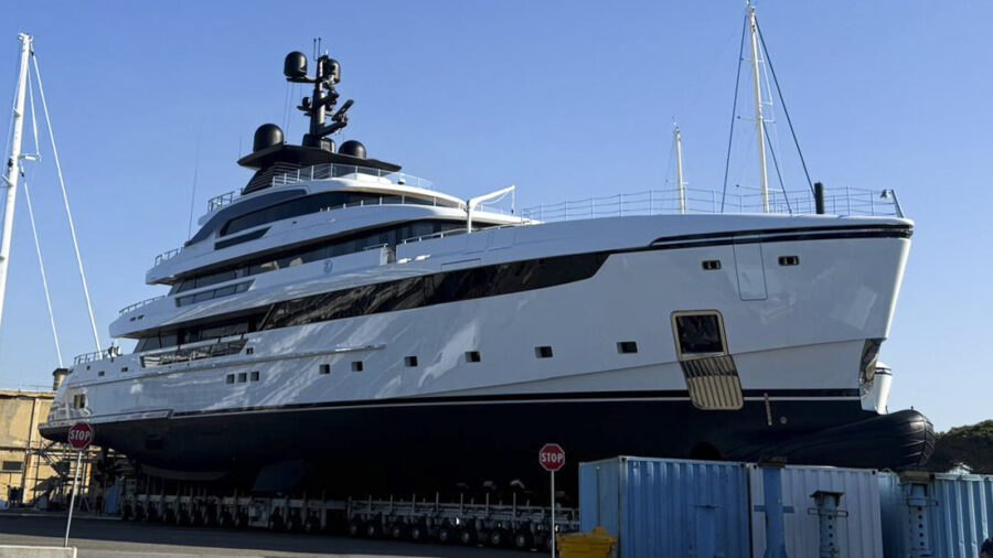 M/Y KD, a 64 m Sanlorenzo 64Steel whose refit was managed by WOSA