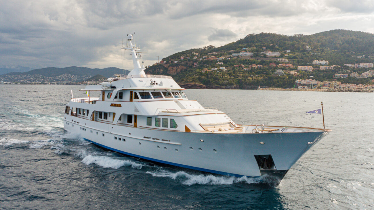 M/Y Gin Tonic, a 41.7 m Feadship whose refit was managed by WOSA